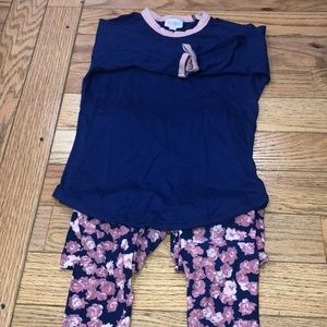 matching lularoe leggings and shirt set!